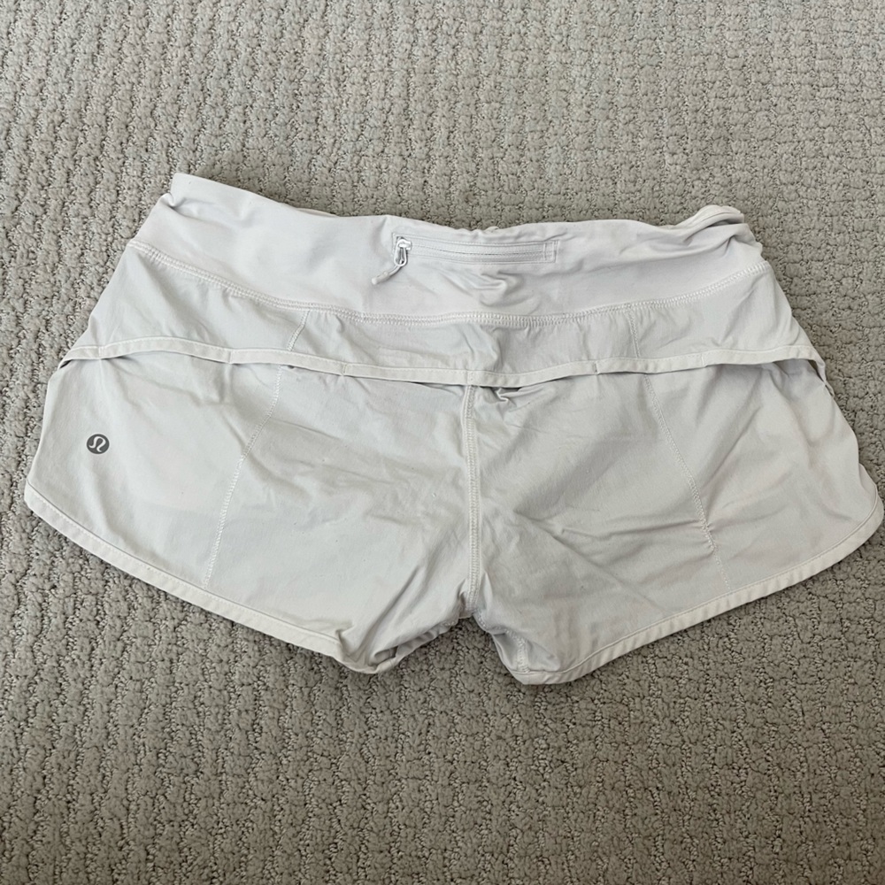 White lululemon speed up low rise 2.5”